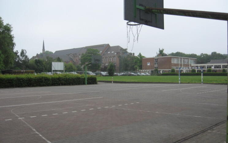 basketbalveld E. Dedeynestraat