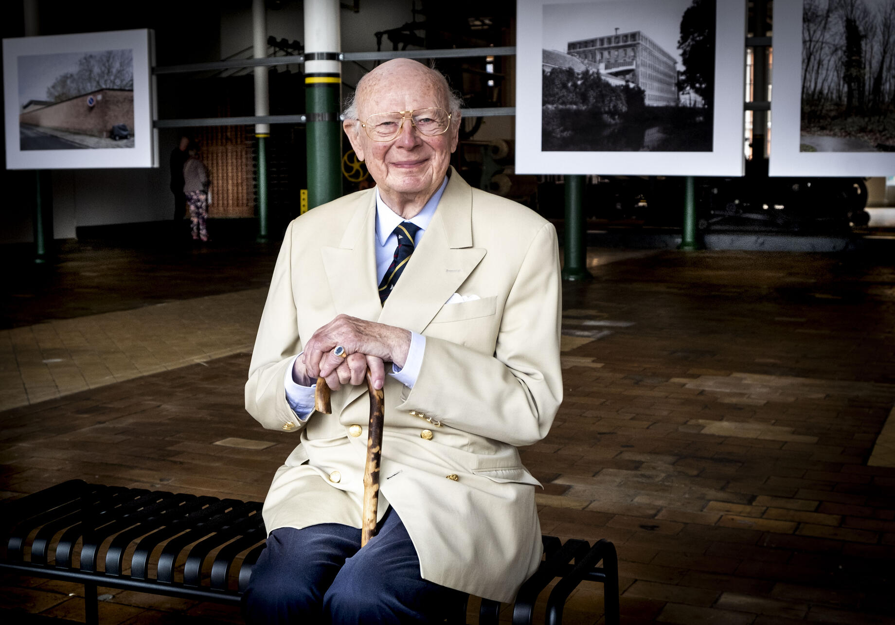 Yves Vynckier op een tentoonstelling van Alexander Dumarey in Industriemuseum Gent