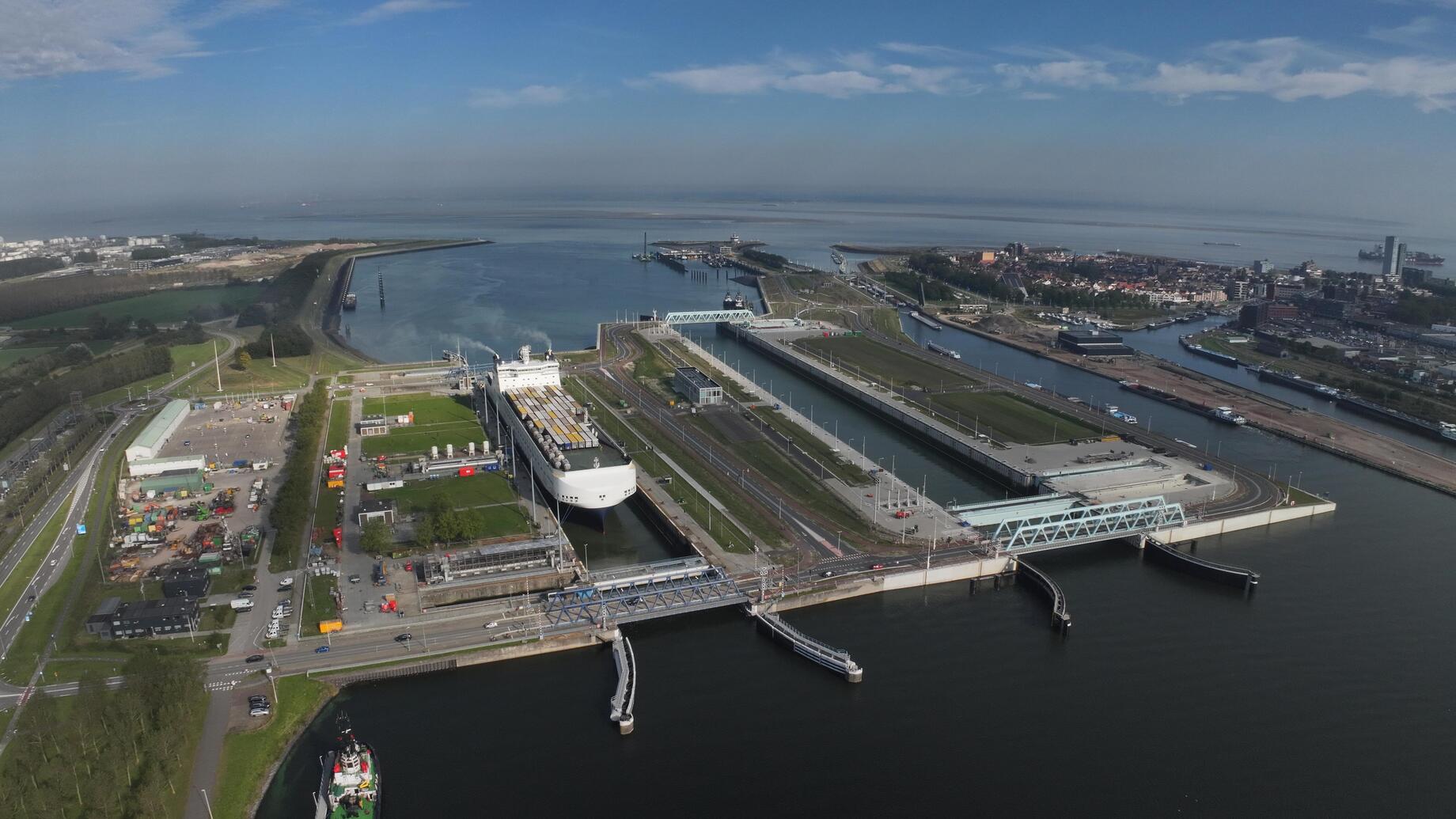 De Nieuwe Sluis in Terneuzen.