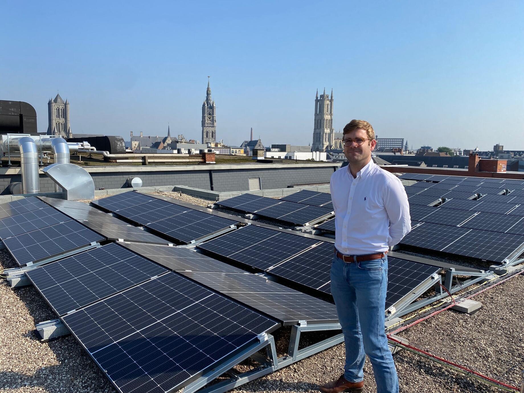 Michel De Baets, COO bij Qrf, op het dak van het voormalige Fnac-gebouw