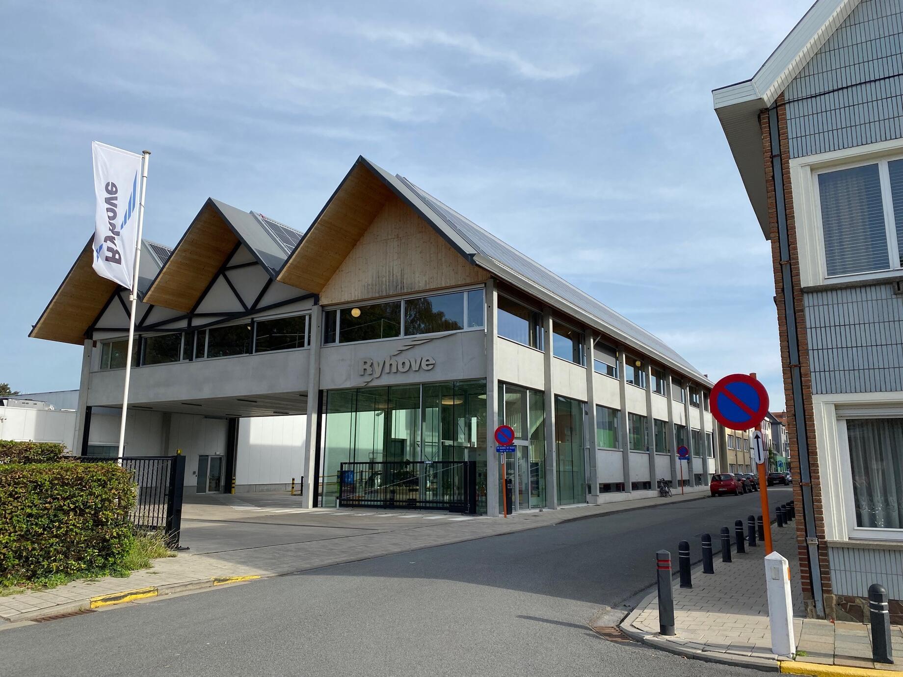 Maatwerkbedrijf Ryhove breidde haar site uit op hun oude terrein in het centrum van Gent